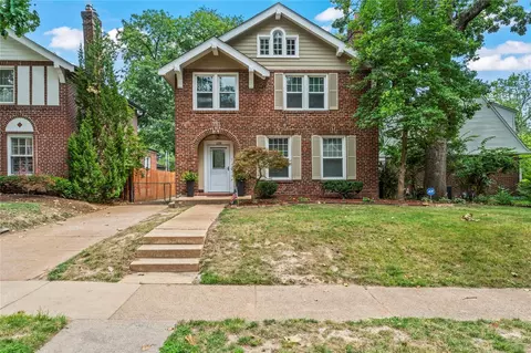 1256 Boland Pl, Saint Louis, MO 63117