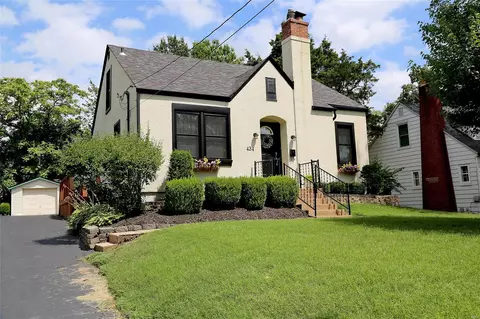 434 N Geyer Rd, Kirkwood, MO 63122