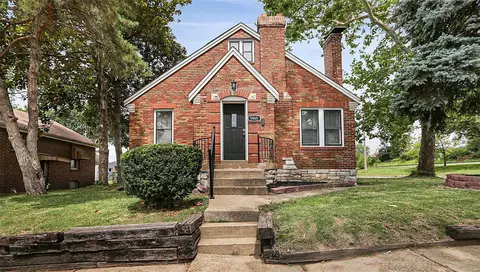 5965 Era Ave, Saint Louis, MO 63147