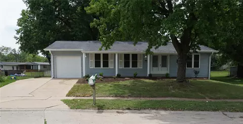 946 Armada Ct, Florissant, MO 63031
