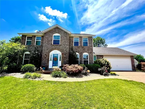 3041 Willow Creek Estates Dr, Florissant, MO 63031