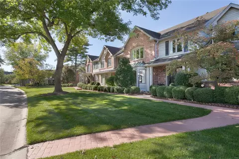 431 Conway Meadows Dr, Chesterfield, MO 63017