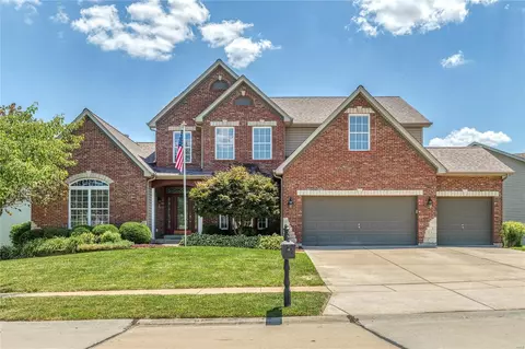 1049 Brook Mont Dr, O'fallon, MO 63366