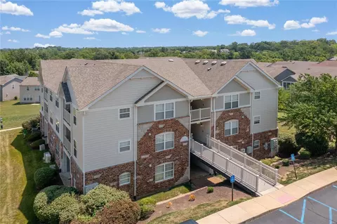 1911 Piedmont Cir, St. Peters, MO 63304