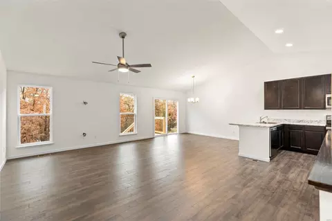 206 Liberty Valley Dr, Foristell, MO 63348