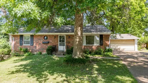 1171 Ascot Ln, Saint Louis, MO 63122