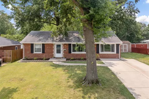 6616 Laconia Dr, Saint Louis, MO 63123