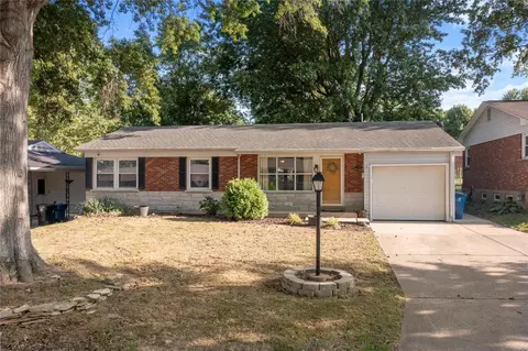 4834 Cayuga Dr, Saint Louis, MO 63123