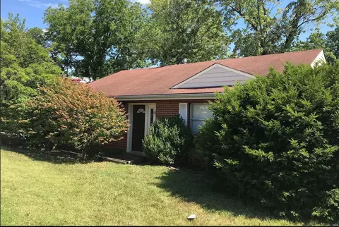 1 Saint George Ct, Florissant, MO 63031