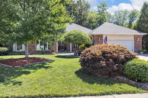 308 Meadow Place Dr, Saint Charles, MO 63303