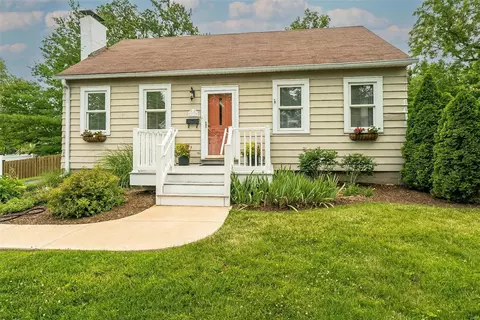 220 Frieda Ave, Saint Louis, MO 63122