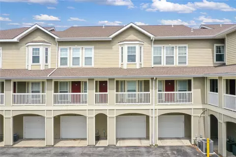 2720 Mcknight Crossing Ct, Saint Louis, MO 63124