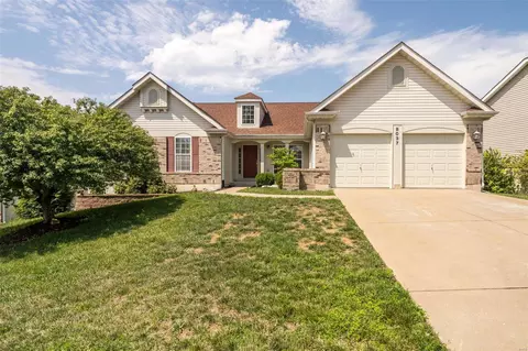8037 Knights Crossing Dr, O'fallon, MO 63368