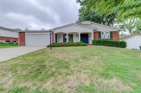 3785 Thistledown Dr, Florissant, MO 63033