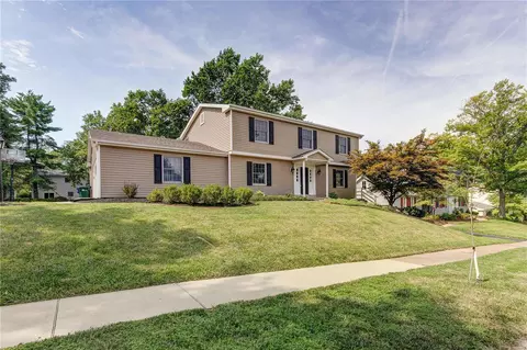 12836 Stump Rd, Saint Louis, MO 63131