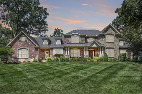 1723 Pine Hill Dr, Des Peres, MO 63131