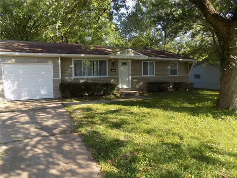 10206 Lilac Ave, Saint Louis, MO 63137