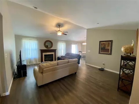 219 Spring Borough Dr, O'fallon, MO 63368 photo 8