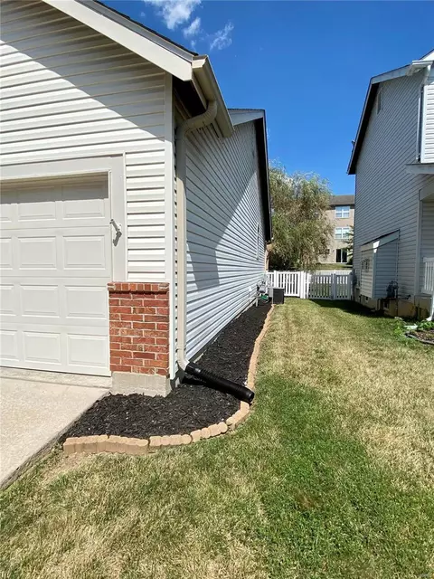 219 Spring Borough Dr, O'fallon, MO 63368 photo 4