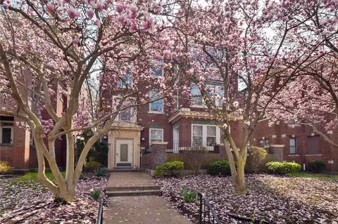 5572 Waterman Blvd #1W, Saint Louis, MO 63112