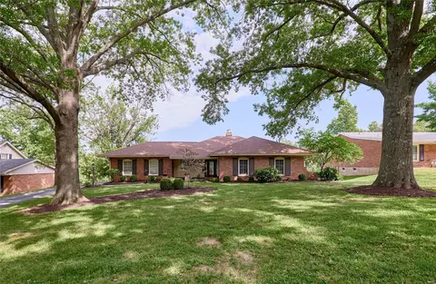 5 Brook Mill Ln, Chesterfield, MO 63017