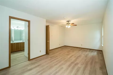 552 Spring Glen Ct, Ballwin, MO 63021 photo 15