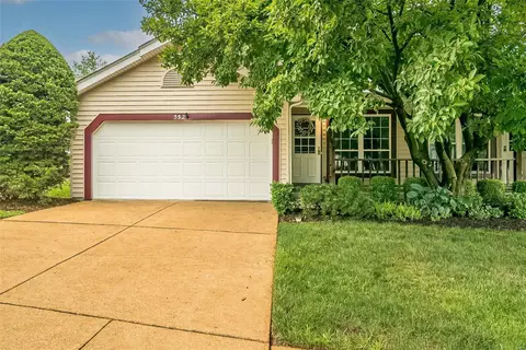552 Spring Glen Ct, Ballwin, MO 63021