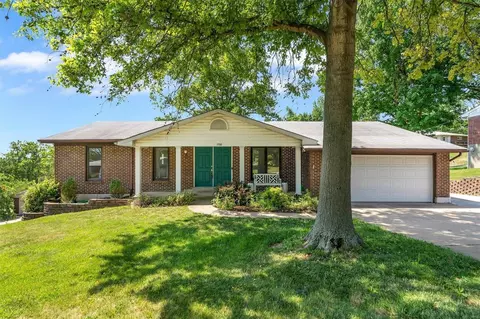 3580 Barbagallo Dr, Mehlville, MO 63129