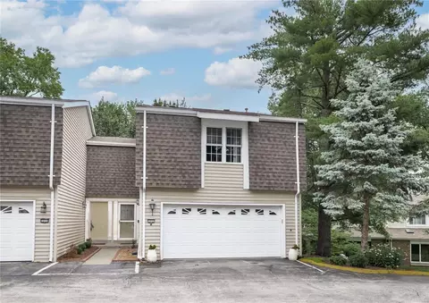 2052 Tramore Ct, Chesterfield, MO 63017