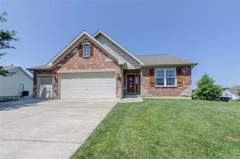 911 Pittsburg Landing Dr, Wentzville, MO 63385