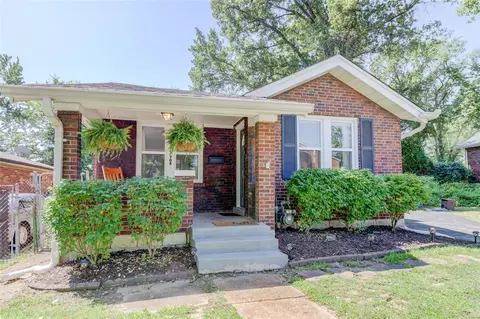 7908 Thomas Ave, Saint Louis, MO 63117