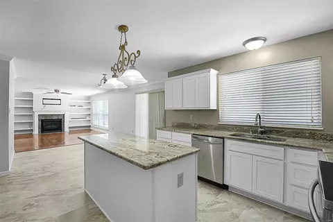 16703 Kingstowne Estates Dr, Wildwood, MO 63011 photo 3