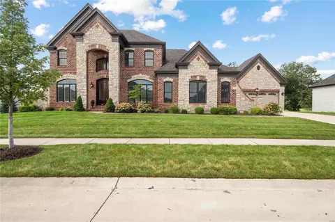17012 Lakeside Rdg, Chesterfield, MO 63005