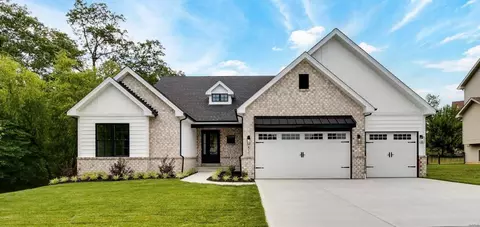 517 Elm Creek Dr, Wentzville, MO 63385