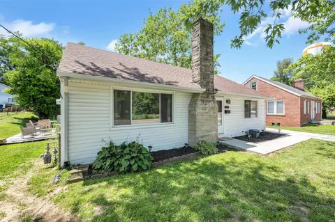 1075 N Florissant Rd, Saint Louis, MO 63135