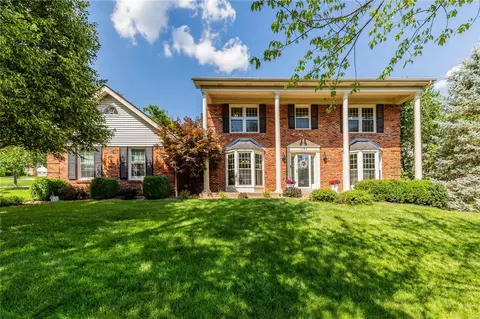 1147 Du Motier Dr, Ballwin, MO 63011