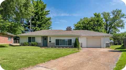 1180 N Dickson St, Saint Louis, MO 63122