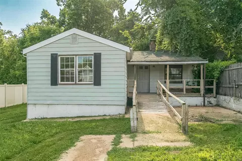 7925 Fleta St, Affton, MO 63123