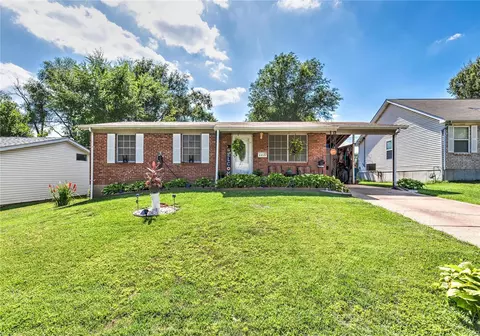 6831 Torlina Dr, Saint Louis, MO 63134