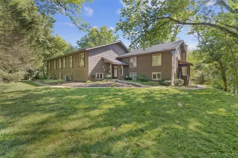 1504 Autumn Leaf Dr, Ballwin, MO 63021
