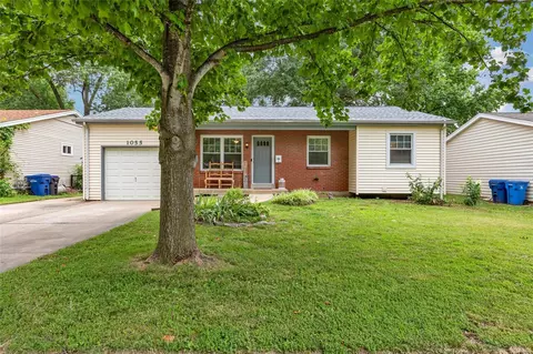 1055 Thompson Dr, Florissant, MO 63031