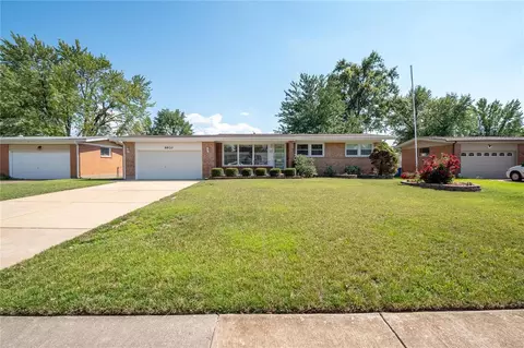 8920 Seneca Ave, Saint Louis, MO 63114