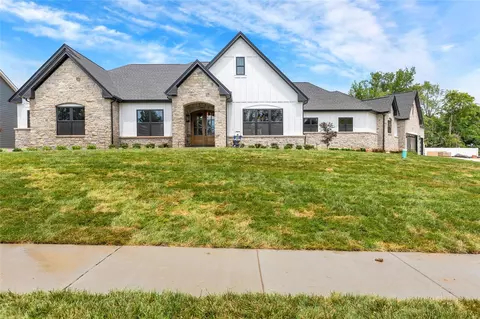 12505 Davana Dr, Saint Louis, MO 63128