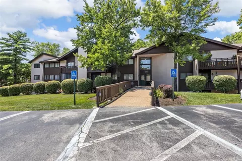 1410 Heritage Lndg #205, Saint Charles, MO 63303