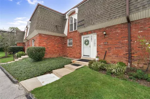 10451 Corbeil Dr, Saint Louis, MO 63146