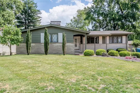 2314 W Adams St, Saint Charles, MO 63301
