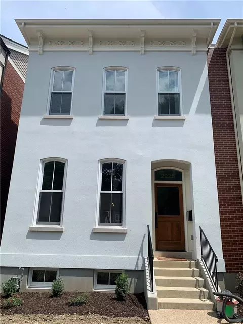 2225 Hickory, Saint Louis, MO 63104