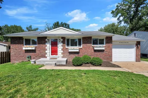 10023 Kilrush Dr, Saint Louis, MO 63123