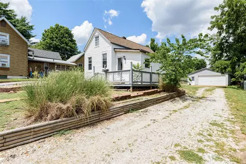 215 Weiss Ave, Saint Louis, MO 63125