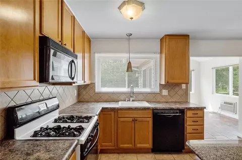 903 Parma Dr, Ballwin, MO 63021 photo 6
